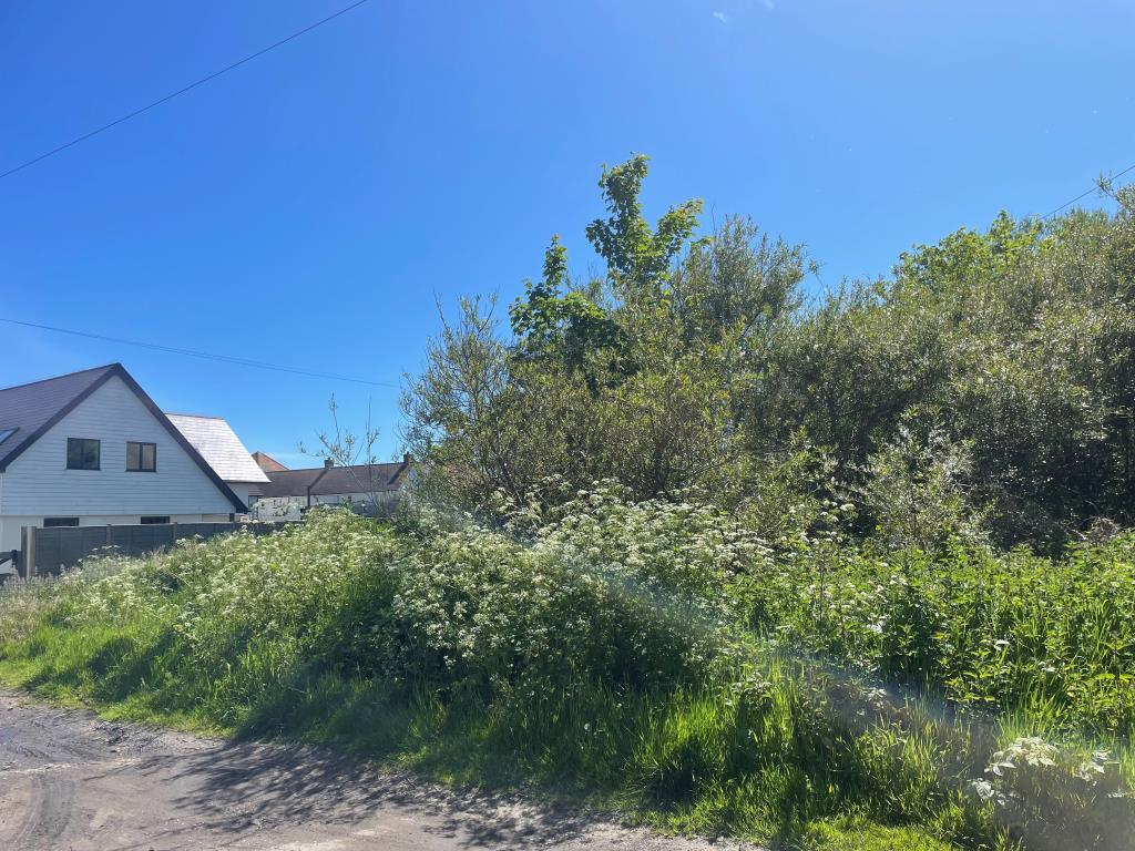 Lot: 148 - 0.16 ACRES OF LAND WITH POTENTIAL - Land Adjacent to Falcon Lodge